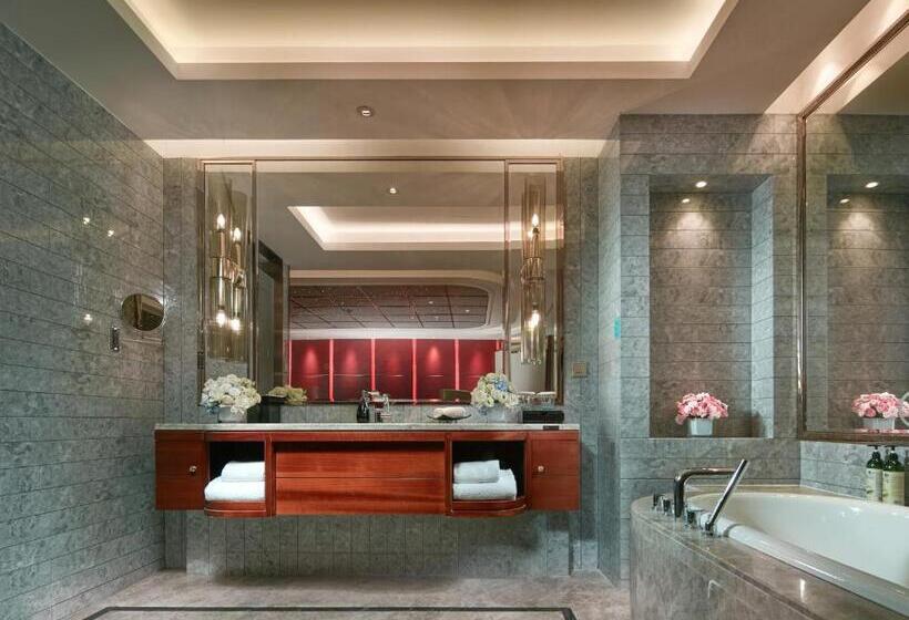 Номер Стандарт, Wen Ling International