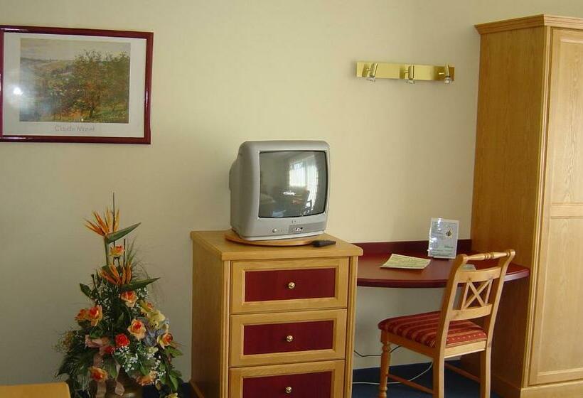Quarto Estandar Individual, Garni Hubertushof