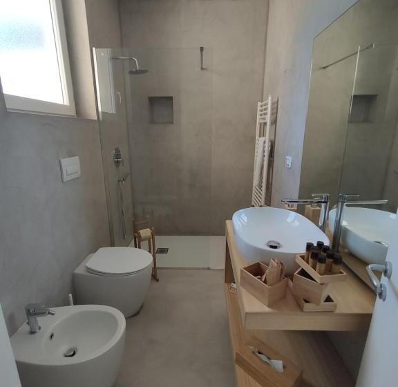 اتاق استاندارد با چشم‌انداز استخر, Artemisia B&b