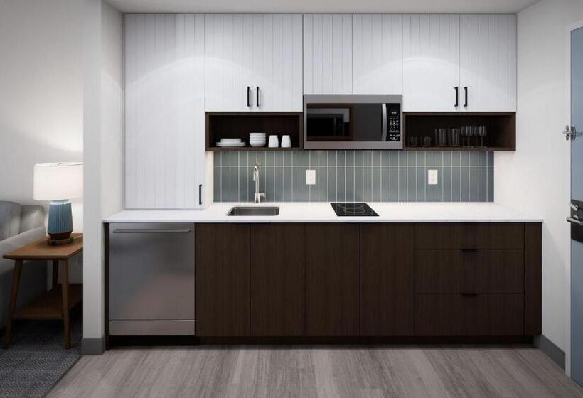 Люкс Кровать Кинг, Staybridge Suites   Ames, An Ihg