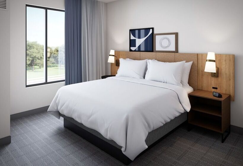Люкс Адаптированный для Инвалидов, Staybridge Suites   Ames, An Ihg