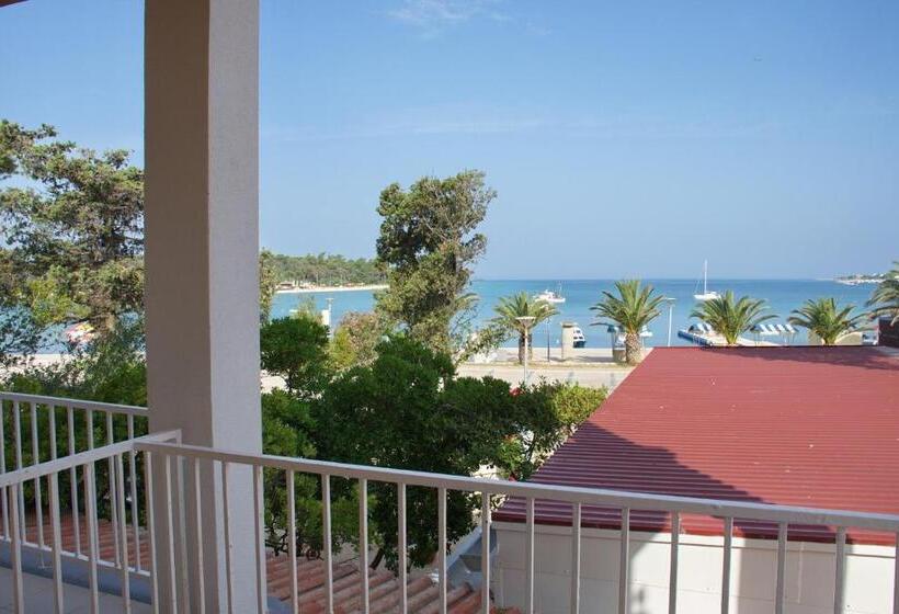 تختخواب در اتاق مشترک, Hostel Casa La Cha