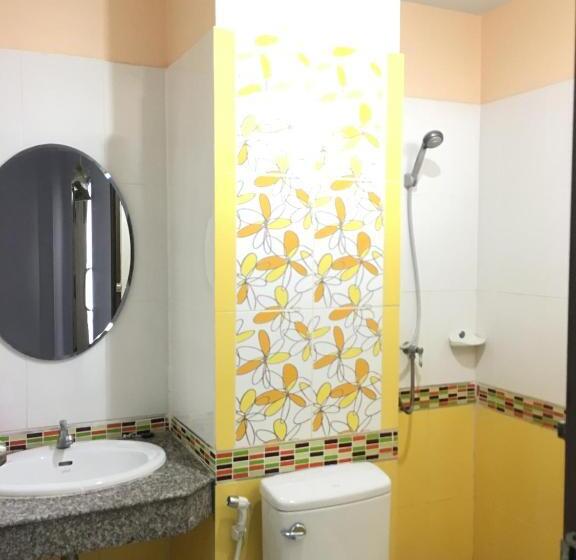 اتاق ساده سه‌ نفره, The Star Villa Resort