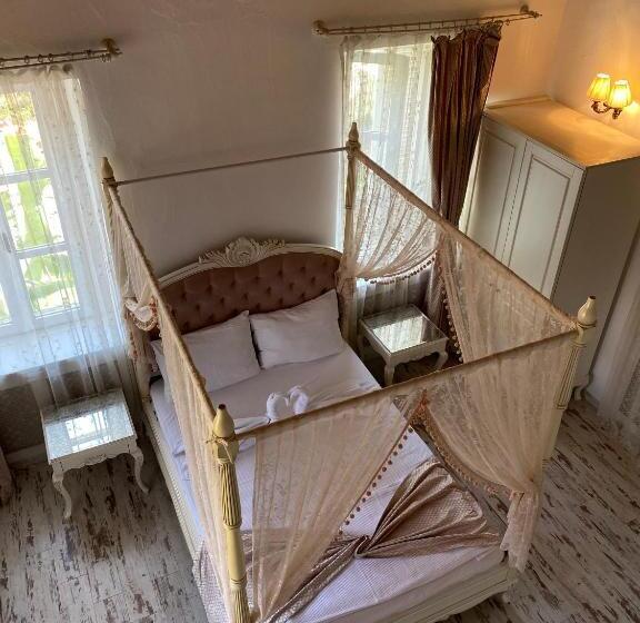 נוף לבריכה, Alacati Roka Tas Otel
