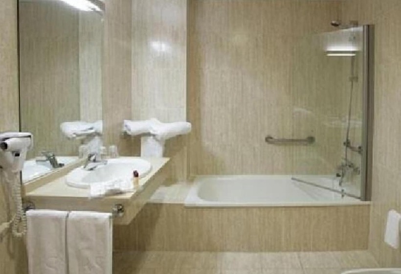 Habitación Triple Estándar, Bs Capitulaciones