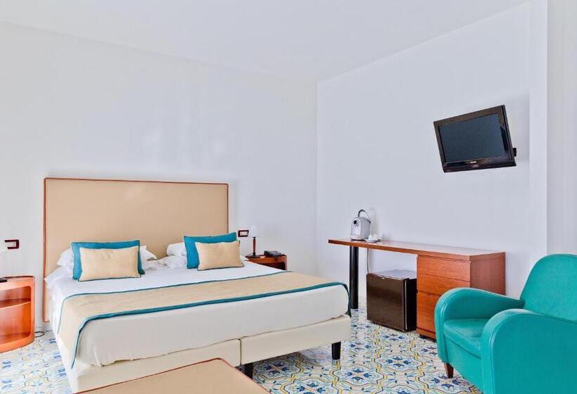 ジュニアスイート, Mediterranea Hotel & Convention Center