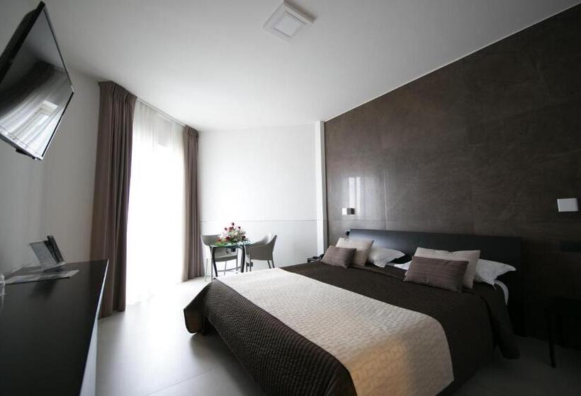 スタンダードトリプルルーム, Mediterranea Hotel & Convention Center