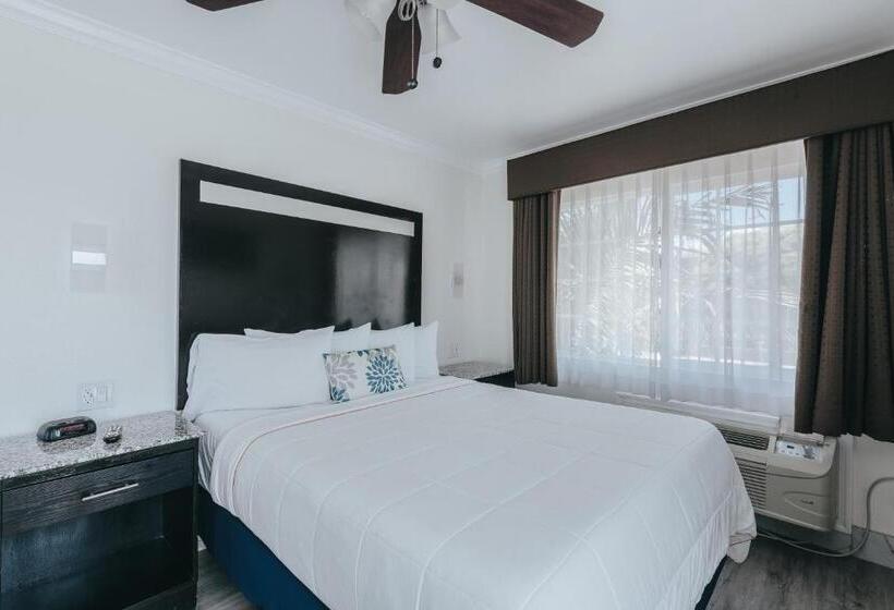 Family Suite, Sea Air Inn & Suites   Downtown   Restaurant Row