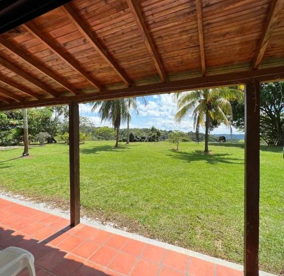 디럭스 룸, Finca Hotel Doradal