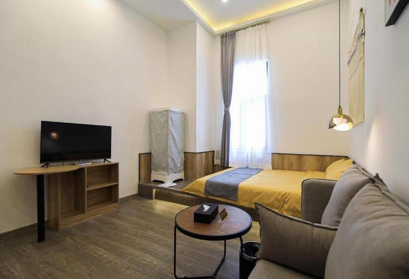 Quarto Estandar, Ruiya Apart