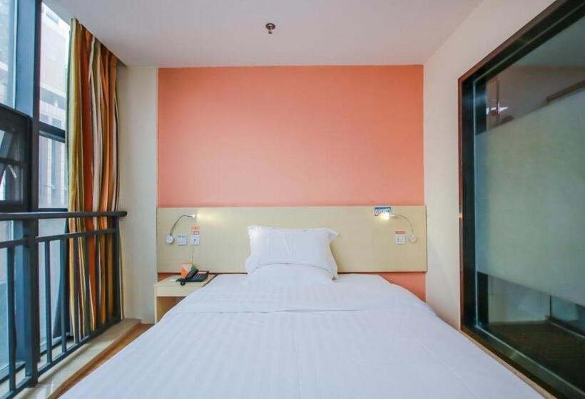 Номер Комфорт, 7 Days Inn Wuhan Jiangxia Century Plaza Branch