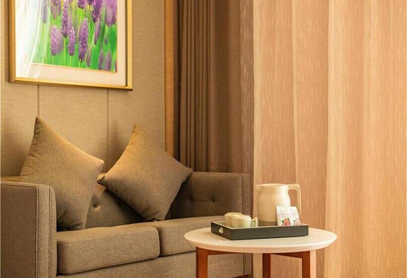 Семейный Номер Deluxe, Lavande Hotel Jiangmen Golf Club