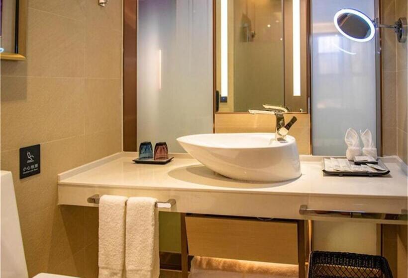 Семейный Номер Deluxe, Lavande Hotel Jiangmen Golf Club