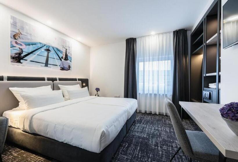 带大床的标准间, Libarty Hotels