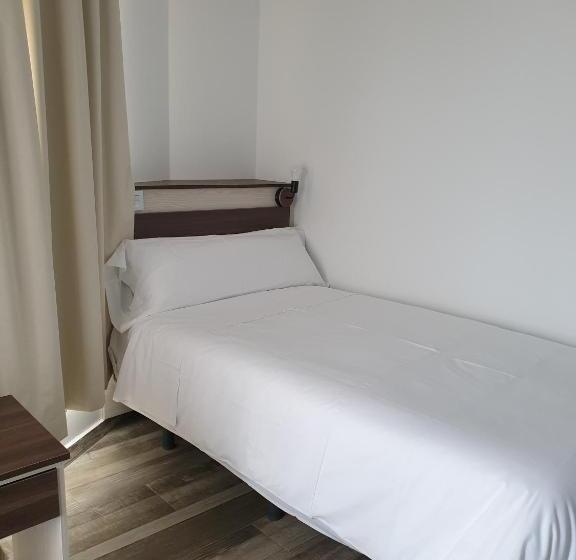 标准单人间, Meson Hostal La Cabana
