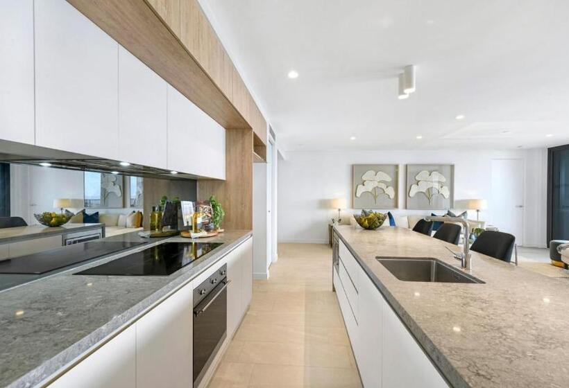 جناح إدارى مطل على البحر, Vue Broadbeach   Official