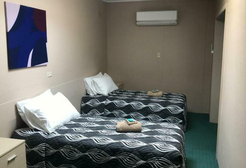 패밀리 룸, Aquatic Motor Inn
