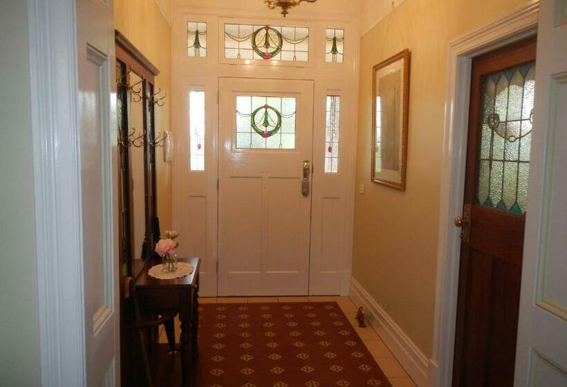 침실 3개 주택, The Oaks Lilydale Accommodation