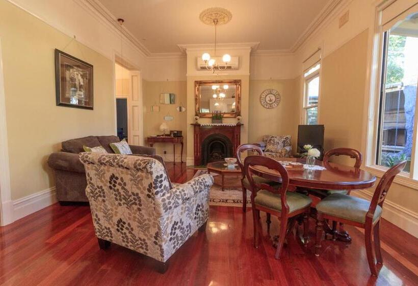 침실 3개 주택, The Oaks Lilydale Accommodation