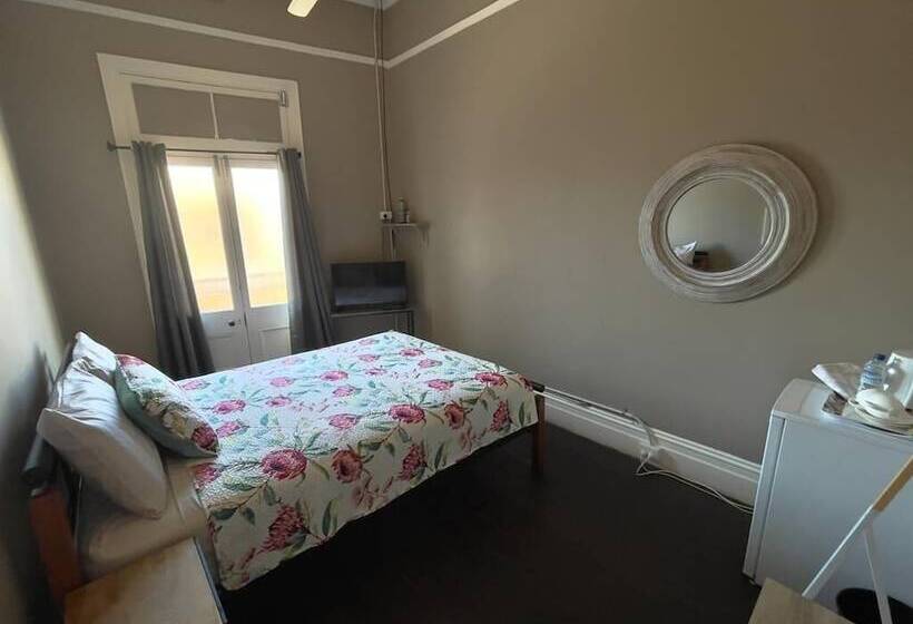 اتاق استاندارد با سرویس بهداشتی مشترک, Geraldton Backpackers