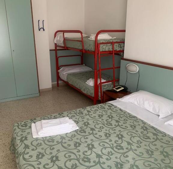 Четырехместный Номер Стандарт, Capri