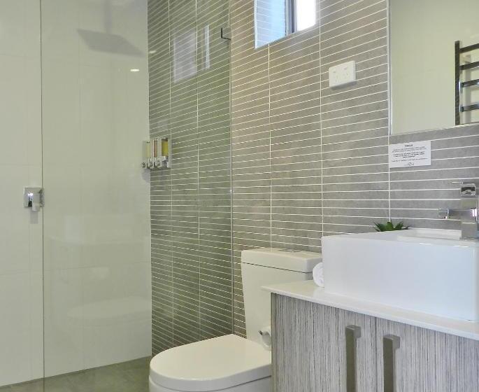اتاق لوکس یک تخته, Motel 24