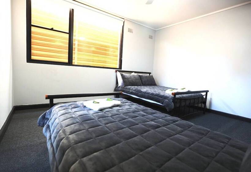 Номер Стандарт, Panania Hotel Sydney