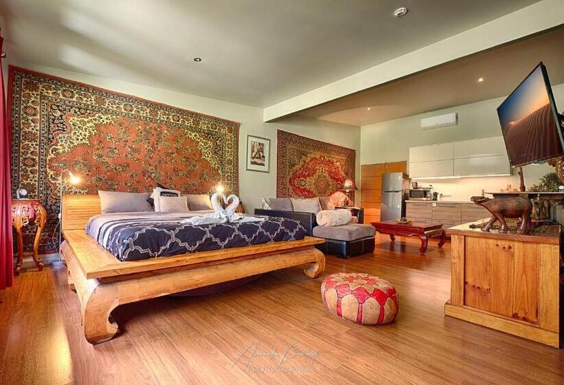 스위트, Mudstone Suites