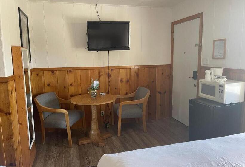 Стандартный Номер Кровать Кинг, Saddle & Surrey Motel