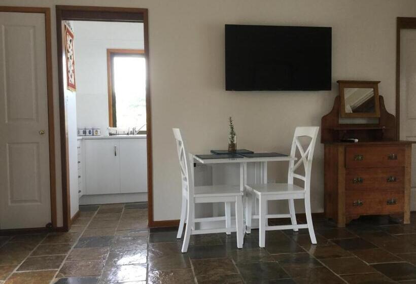 Студио Стандарт Вид на Бассейн, The Croft Bed And Breakfast