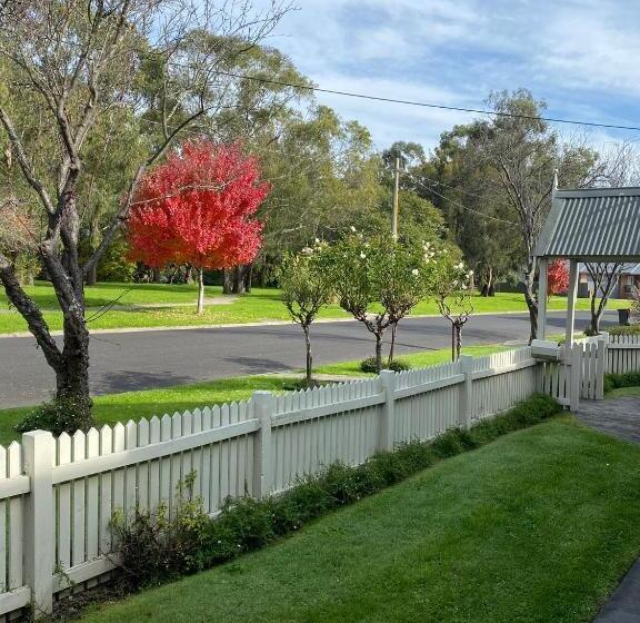 패밀리 스위트, Creek Cottage Bed And Breakfast Traralgon