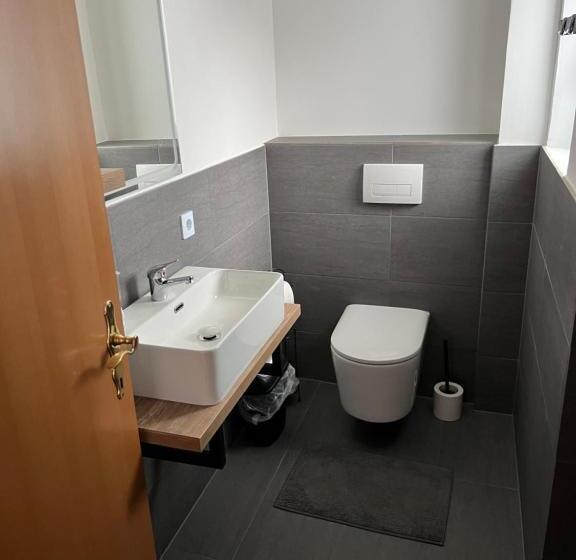 غرفة قياسية ثلاثية, Roccos Raum