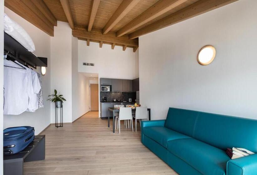 Standard studio with lake view, Residence Solei Classic & Plus