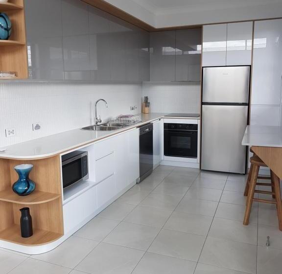 침실 2개 아파트, Athena Studio Units