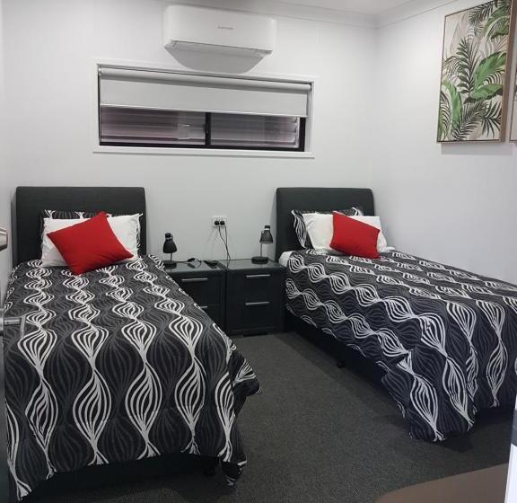 침실 2개 아파트, Athena Studio Units