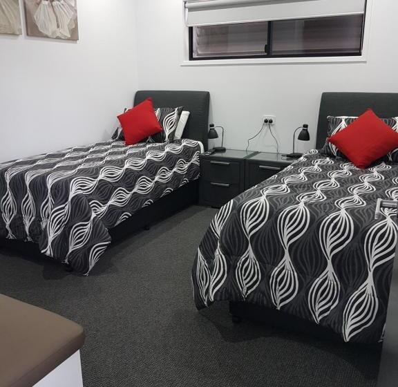 침실 2개 아파트, Athena Studio Units