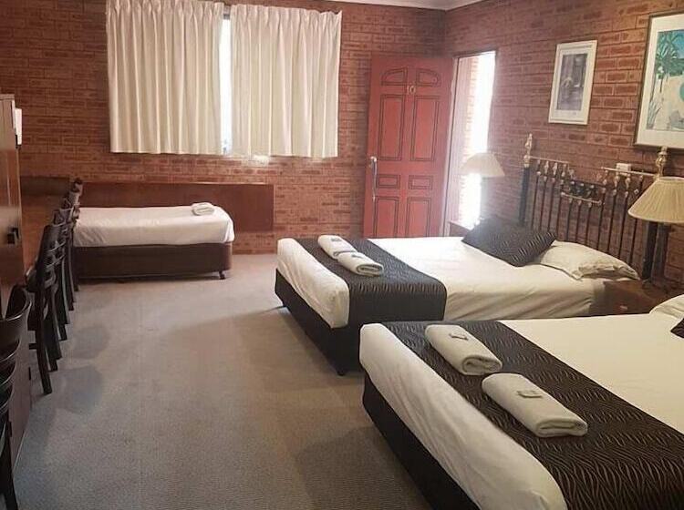 Семейный Номер, Bulahdelah Motor Lodge