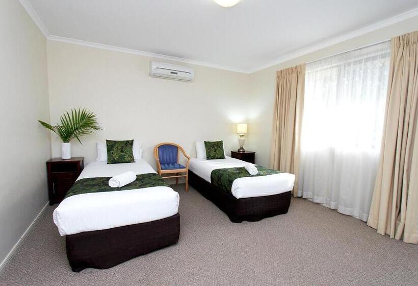 Апартаменты 3 Спальни, The Palms Motel