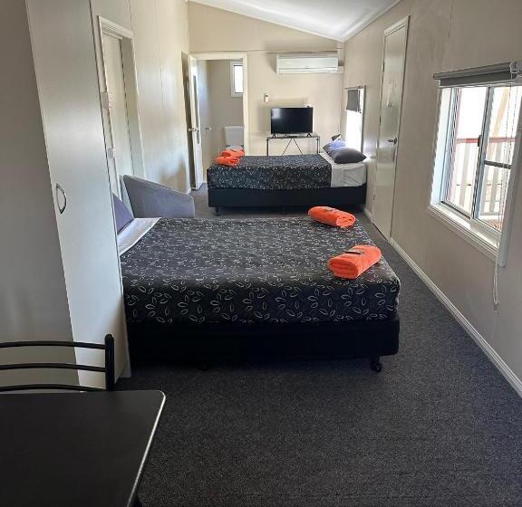 家庭套房, Winton Outback Motel