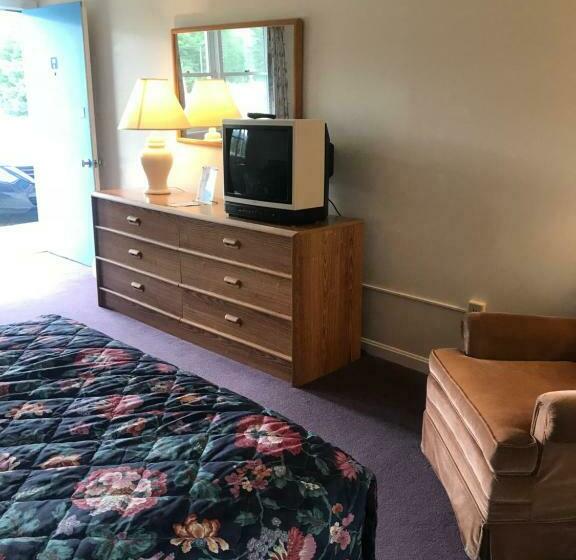 Quarto Estandar, Four Seasons Motor Inn