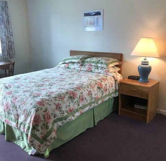 Номер Стандарт, Four Seasons Motor Inn
