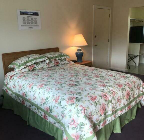 Quarto Estandar, Four Seasons Motor Inn