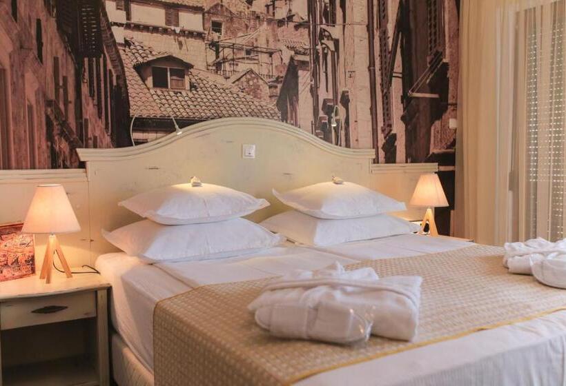 스탠다드 발코니 룸 바다 전망, Boutique Hotel Marco Polo