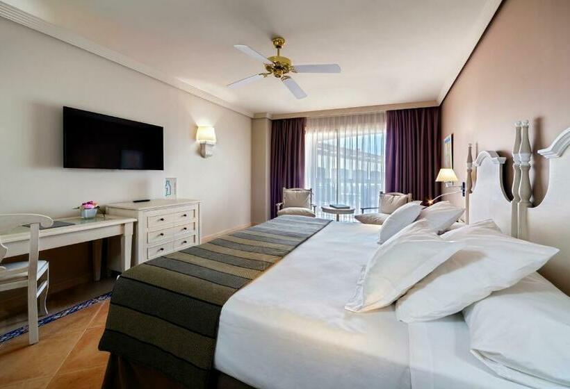 Номер Superior Вид на Бассейн, Barcelo Marbella