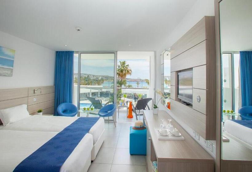 Номер Deluxe Вид на Море, Limanaki Beach Hotel & Suites