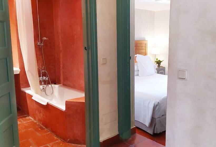 Полулюкс, Boutique Molino Del Arco
