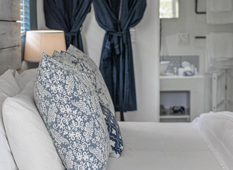 חדר סופריור, Long Story Guest House