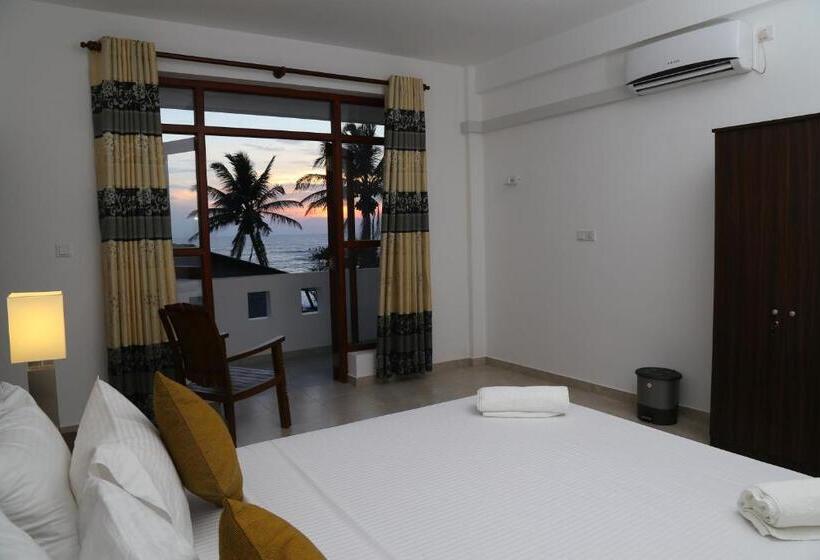 Quarto Deluxe com Sacada, Hikka Regent
