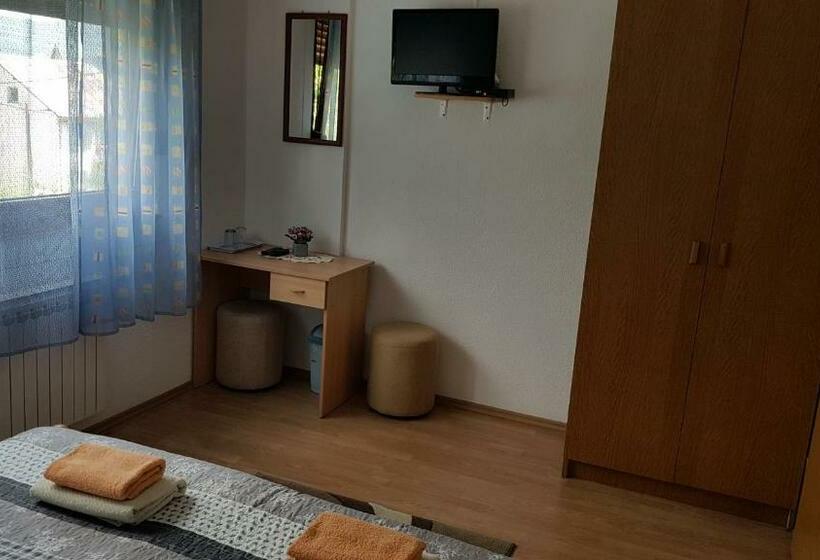 اتاق خانوادگی, St George B&b