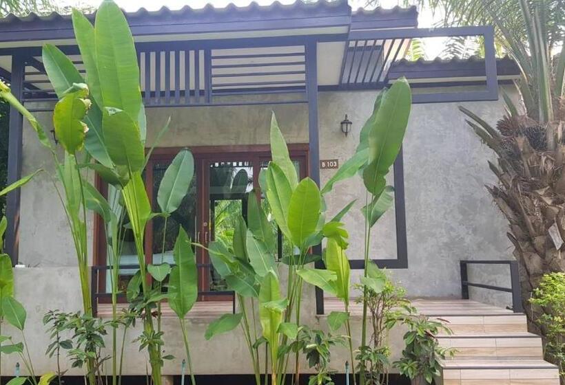 스탠다드 룸, Palm Pran Resort